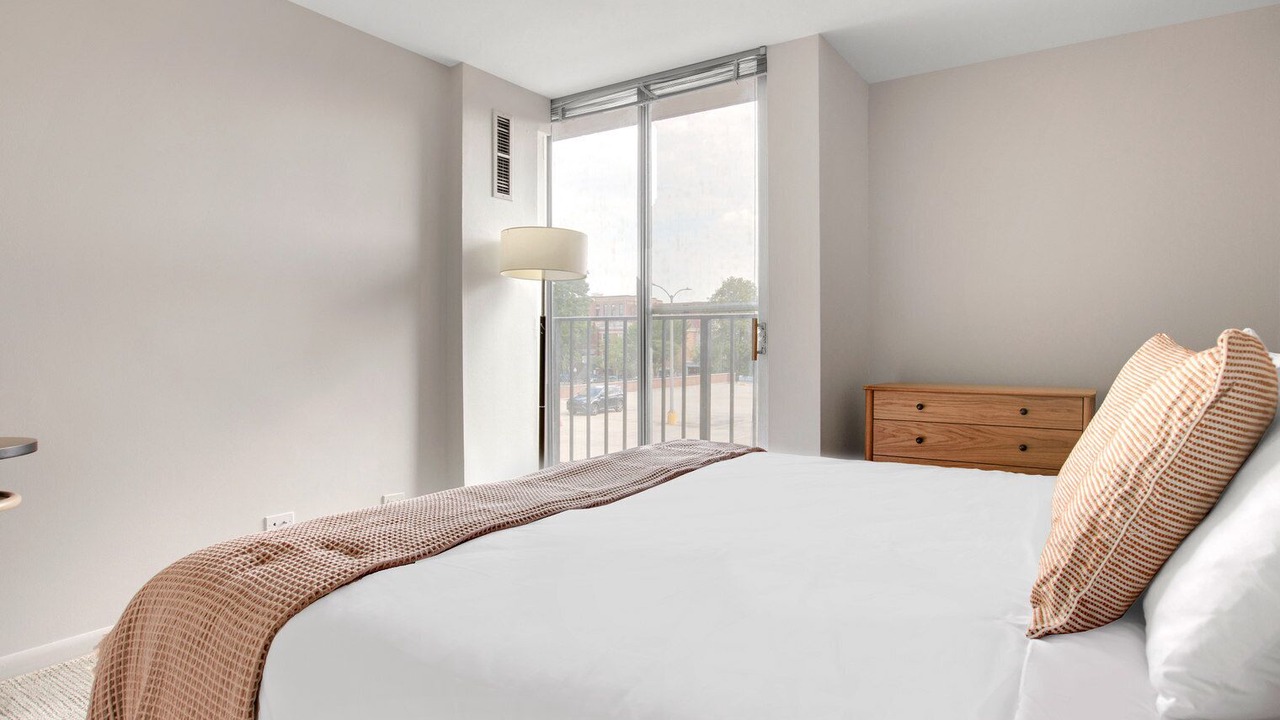 Photo of Bedroom in Near West Side
