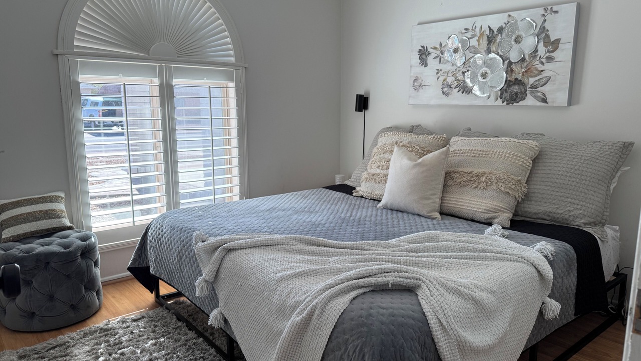 Photo of Bedroom in Mesa Grande