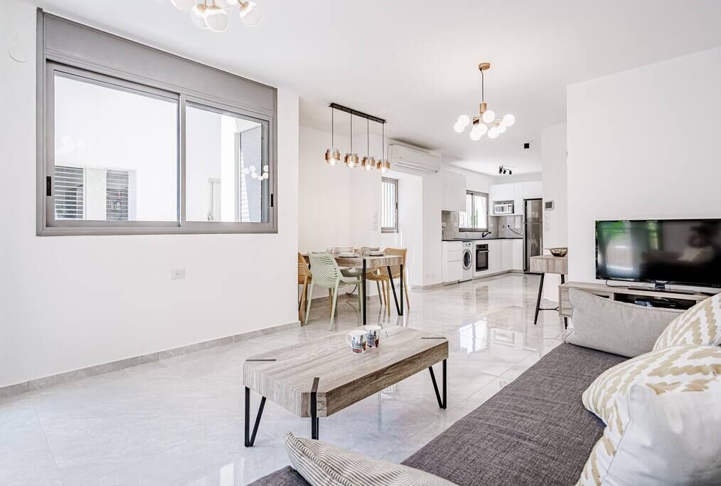 Photo of Livingroom in Kerem HaTeimanim