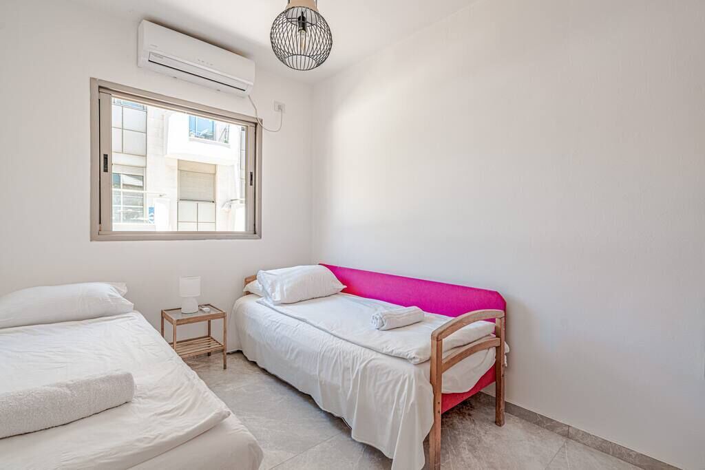 Photo of Bedroom in Kerem HaTeimanim