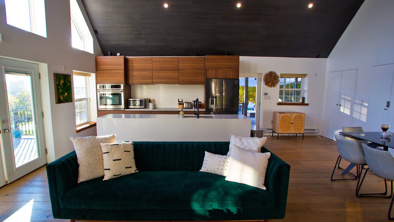 Photo of Livingroom in Parksville