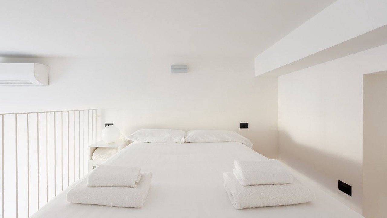 Photo of Bedroom in Magenta