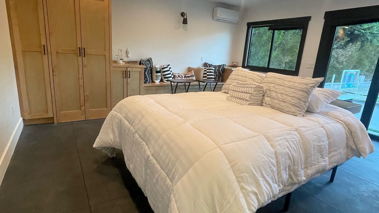 Photo of Bedroom in La Canada Flintridge