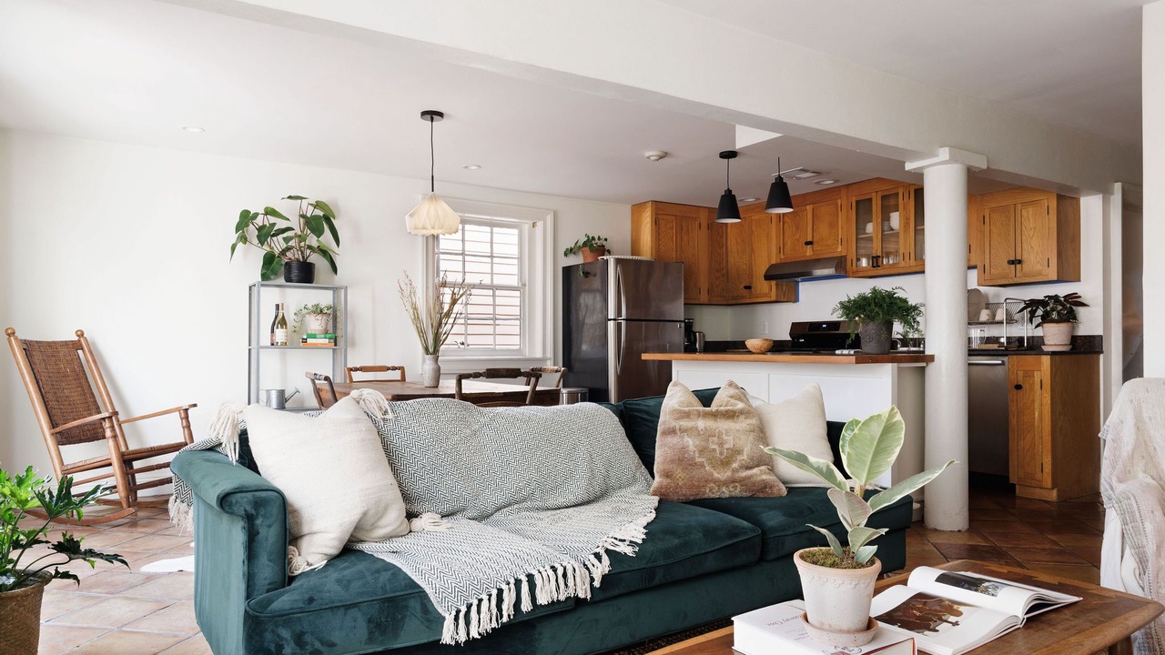 Photo of Livingroom in Esplanade Ridge