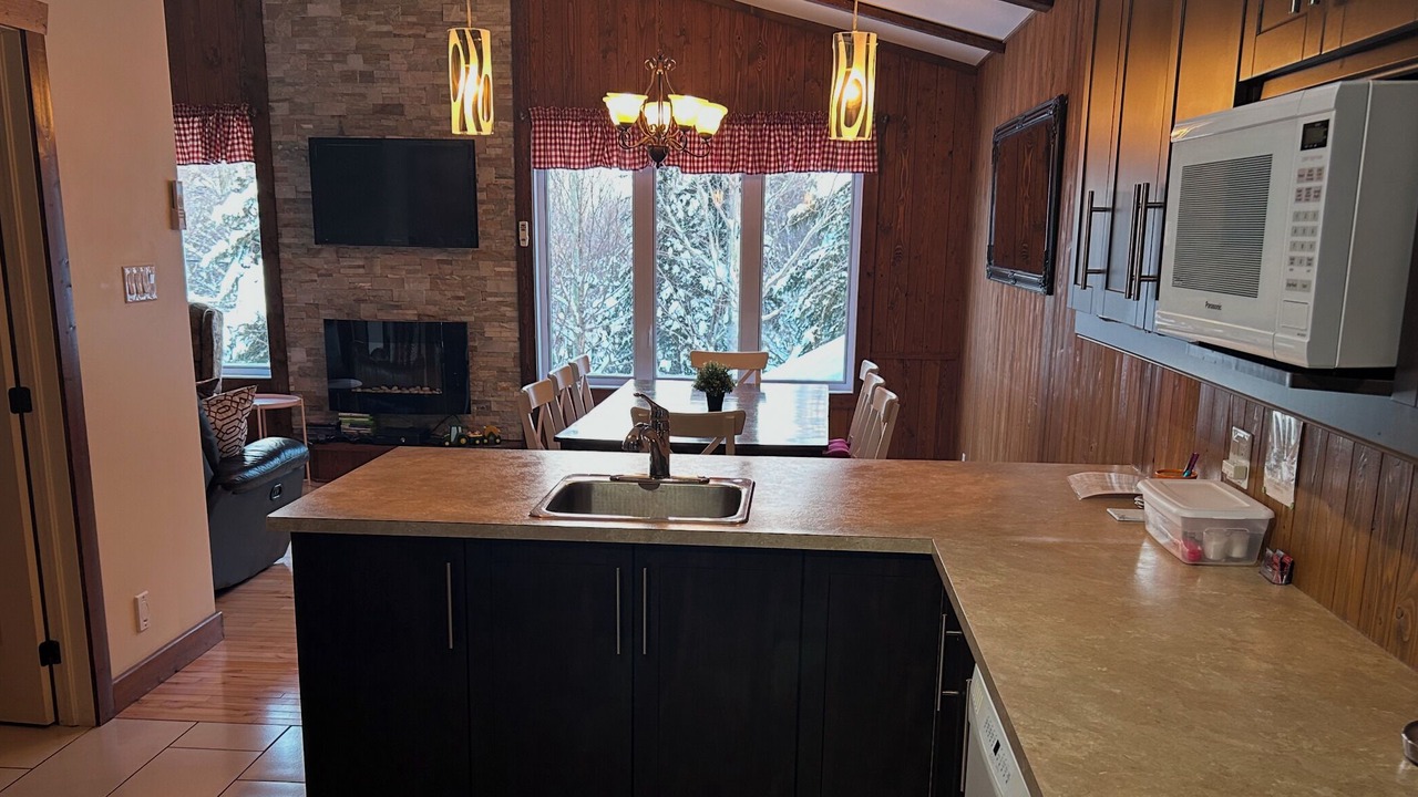 Photo of Kitchen in Petite-Riviere-Saint-Francois