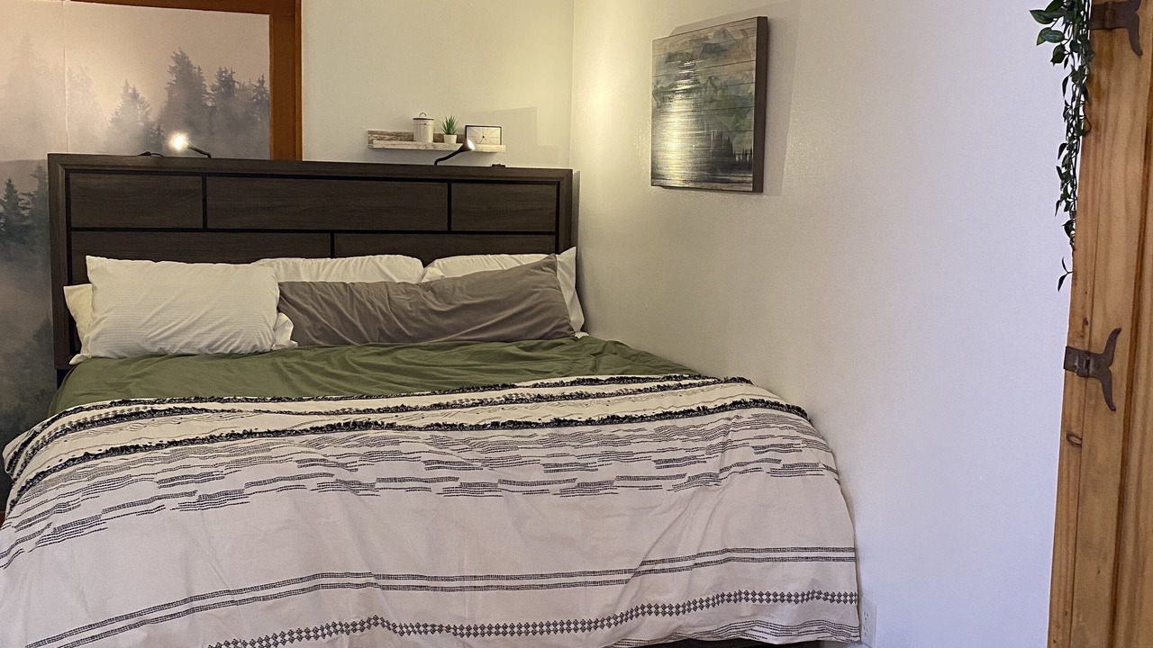 Photo of Bedroom in Sellwood-Moreland