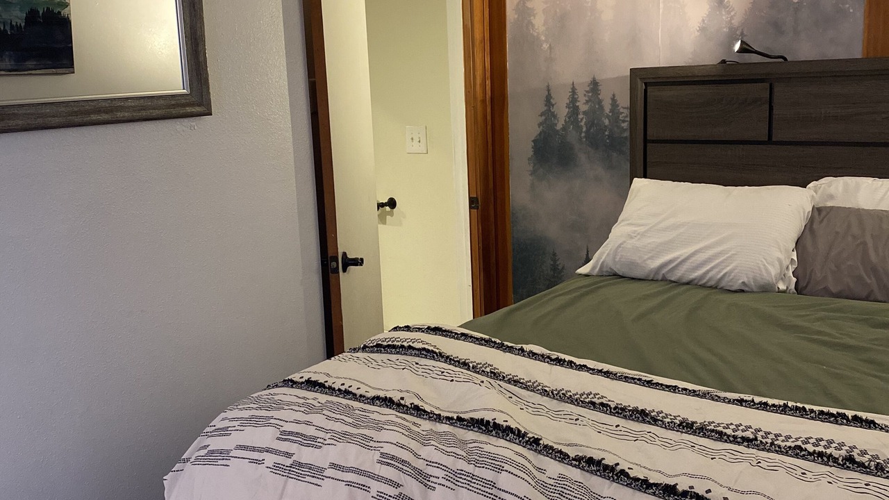 Photo of Bedroom in Sellwood-Moreland