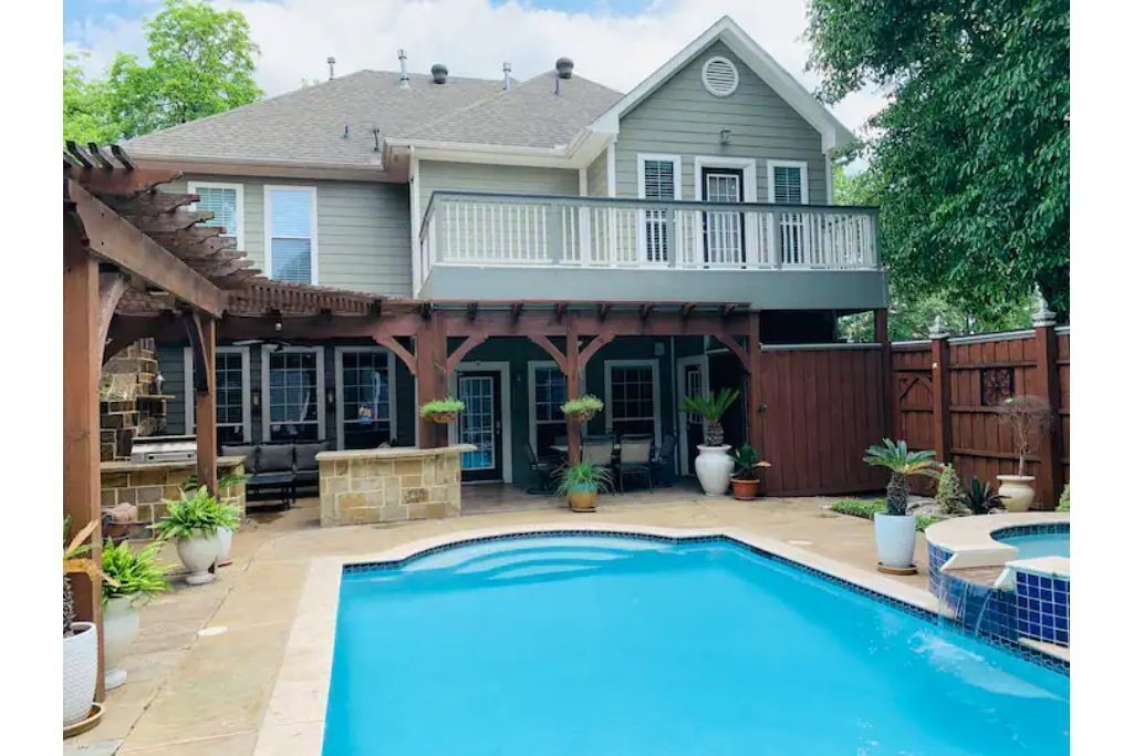 Photo of Outdoor in Oak Lawn