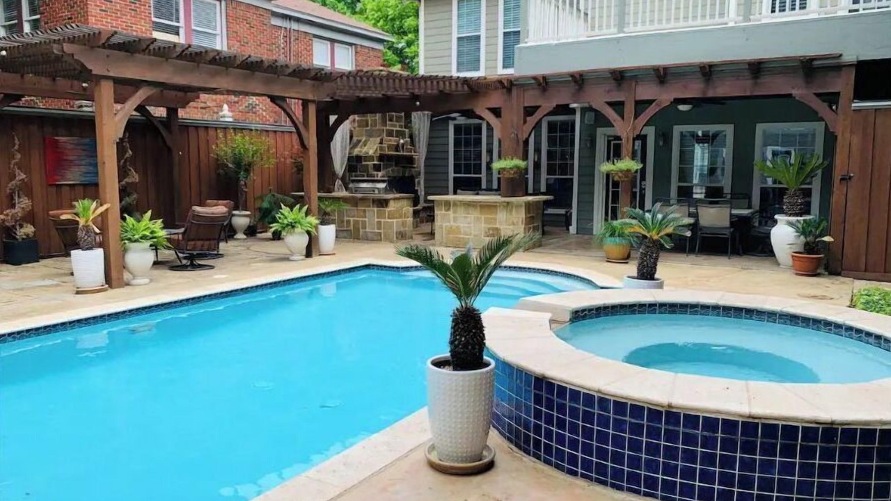 Photo of Outdoor in Oak Lawn