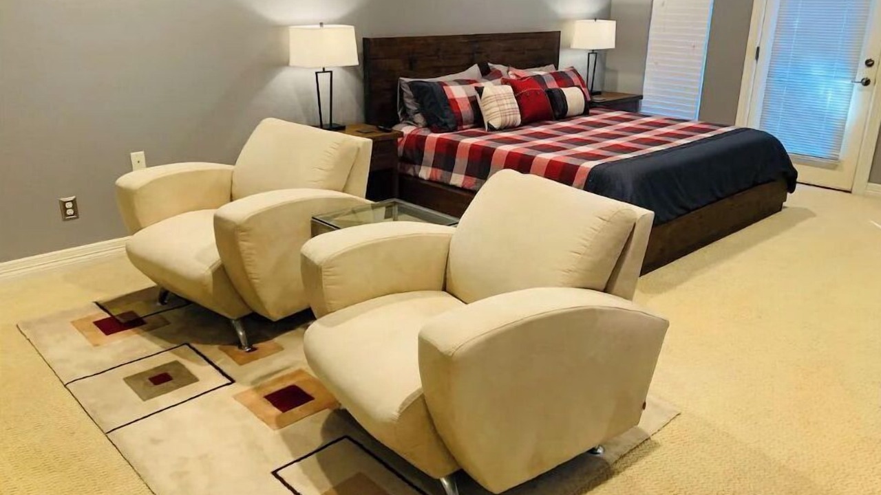 Photo of Bedroom in Oak Lawn