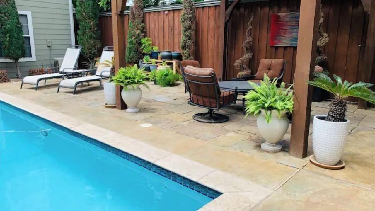 Photo of Outdoor in Oak Lawn