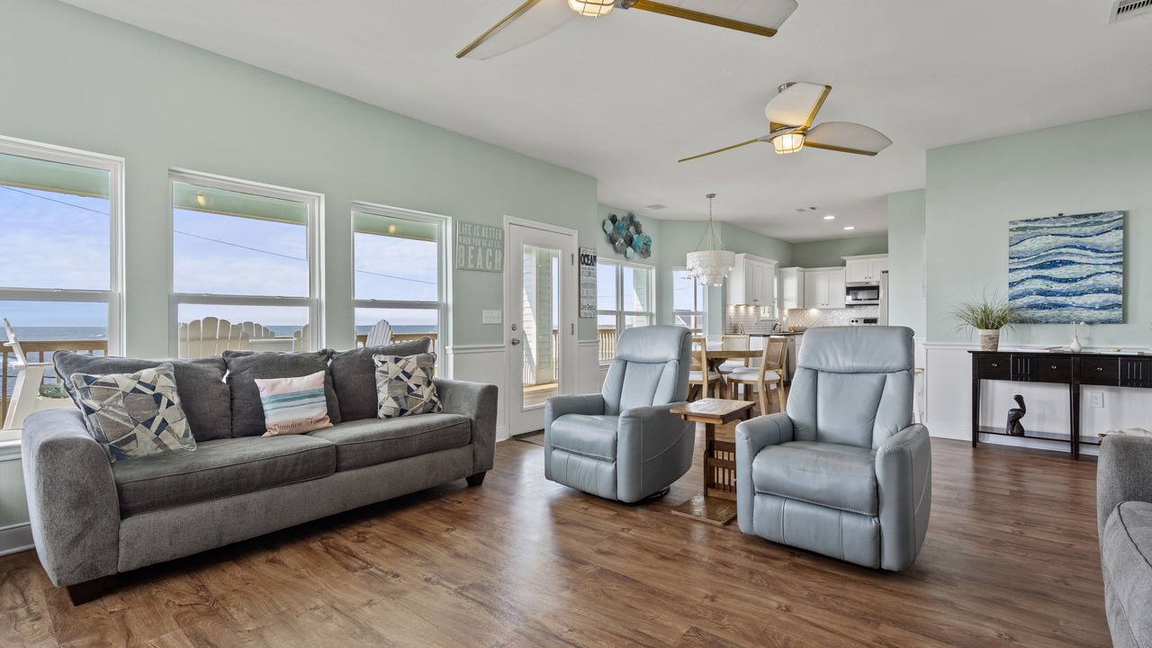 Photo of Livingroom in Bermuda Beach