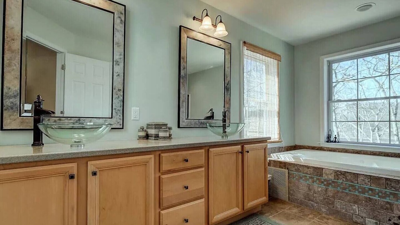 Photo of Bathroom in Rowland