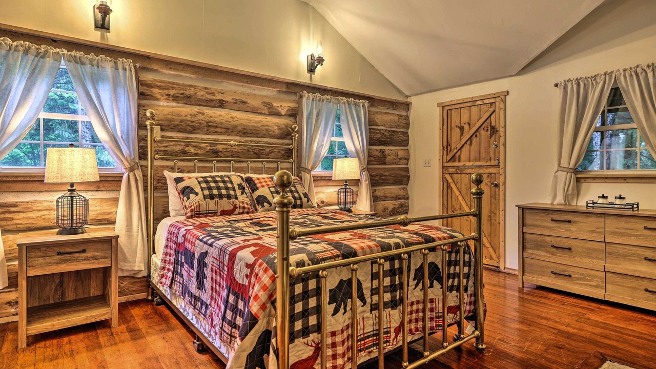 Photo of Bedroom in Greentown