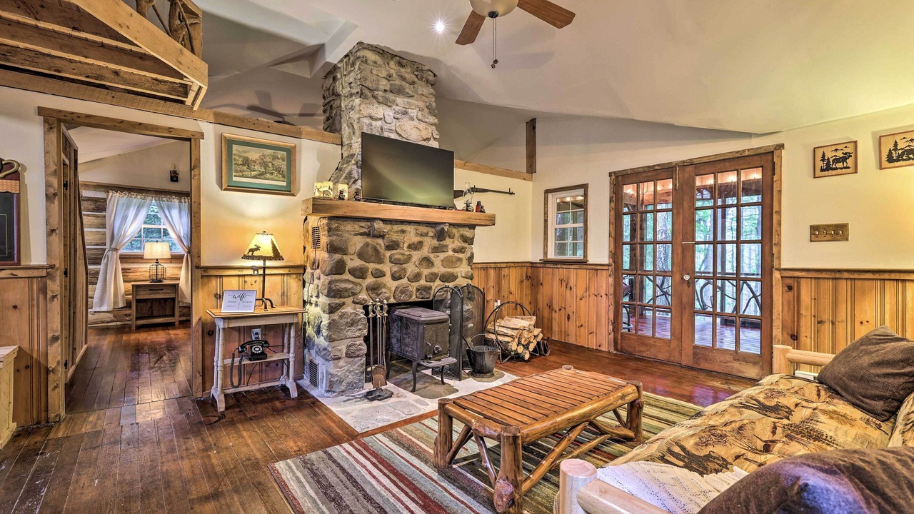Photo of Livingroom in Greentown