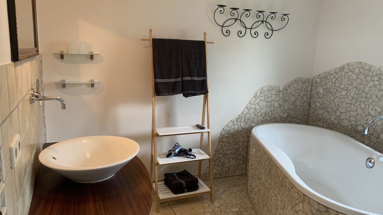 Photo of Bathroom in Buhl