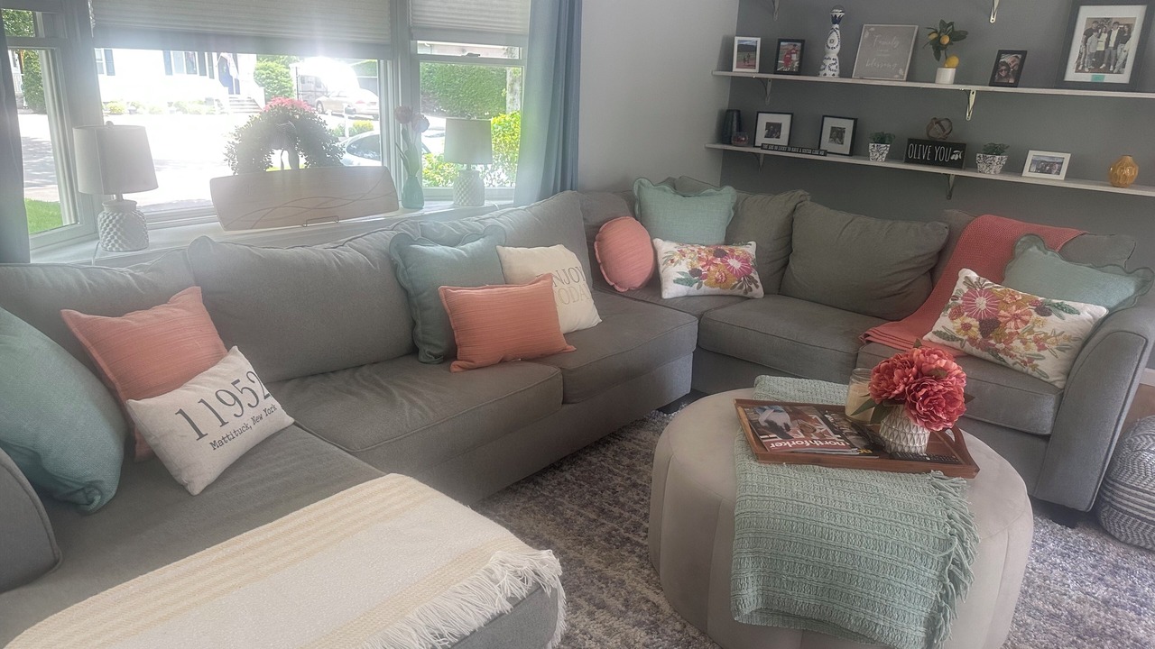 Photo of Livingroom in Mattituck