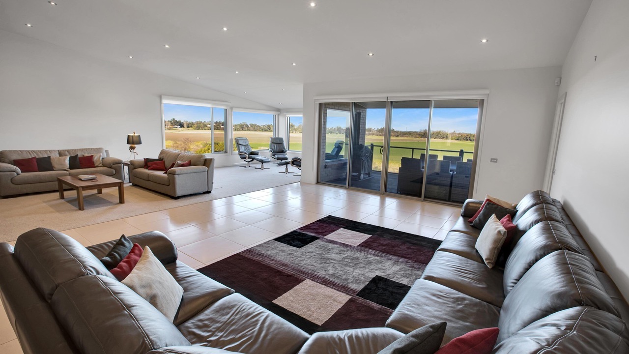 Photo of Livingroom in Eastwood