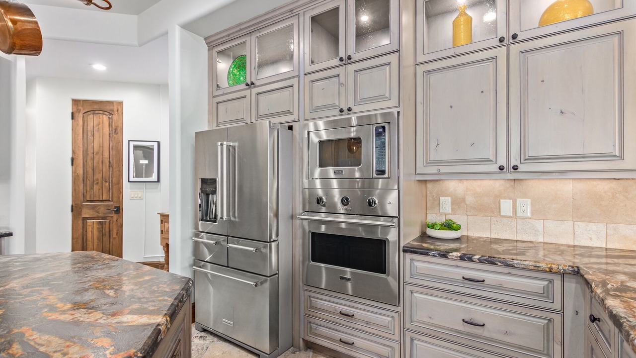 Photo of Kitchen in Red Mountain Ranch