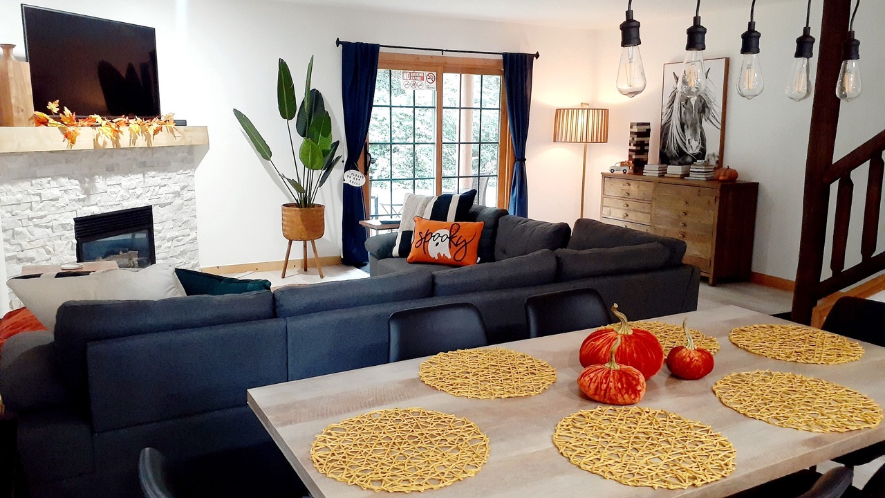 Photo of Livingroom in Oglesby