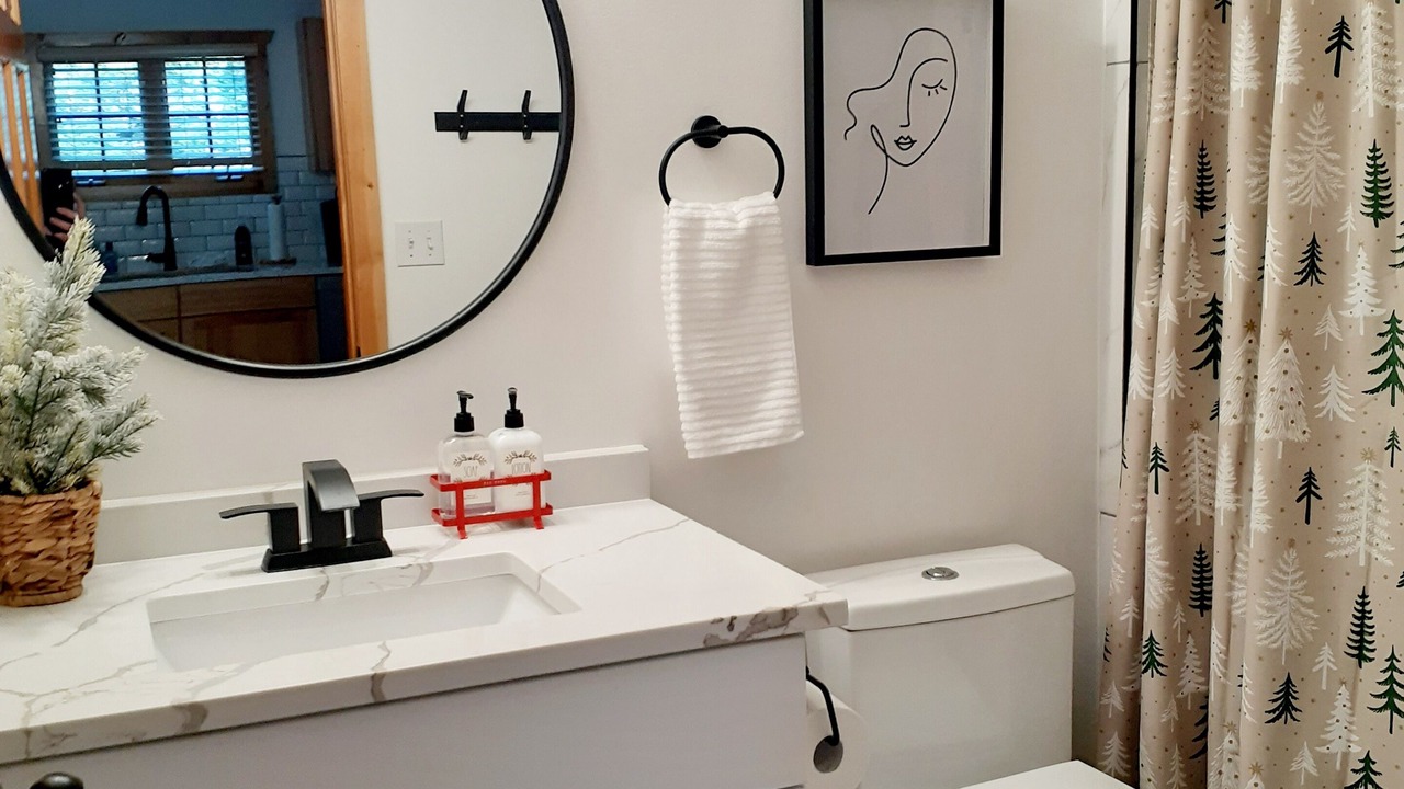 Photo of Bathroom in Oglesby