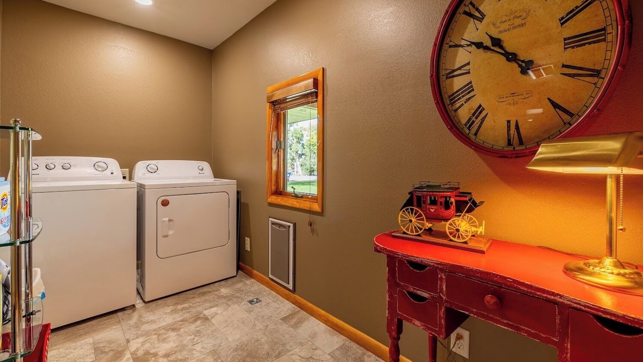 Photo of Bedroom in Shell