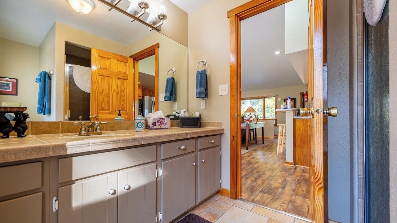 Photo of Bathroom in Shell