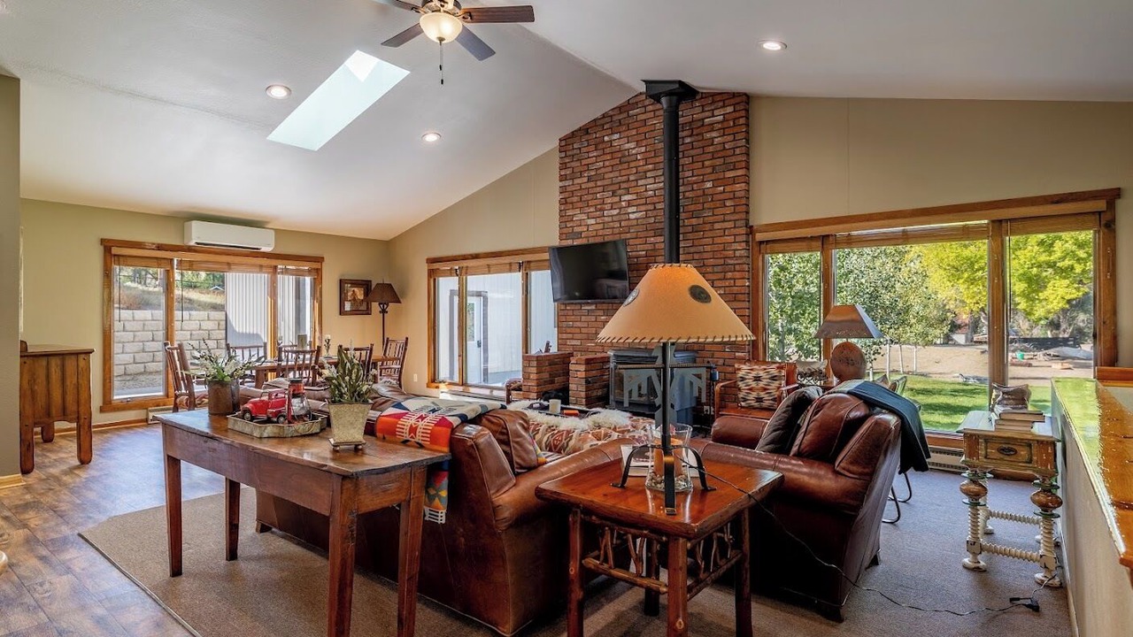 Photo of Livingroom in Shell