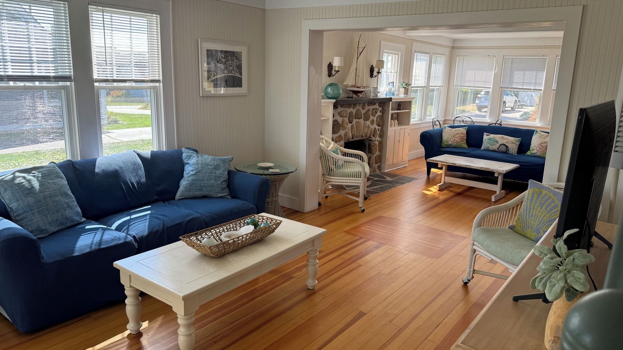 Photo of Livingroom in Niantic
