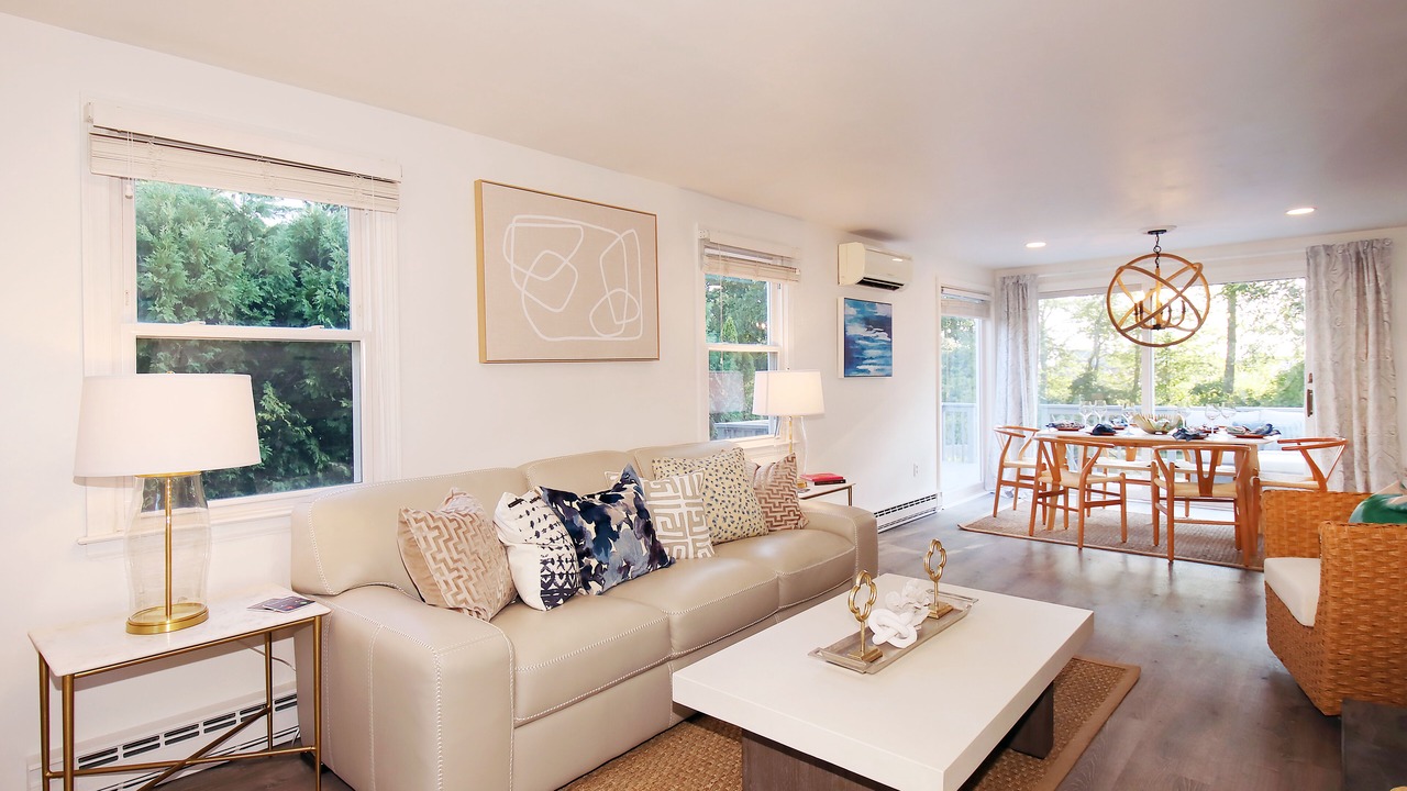 Photo of Livingroom in Westbrook Center