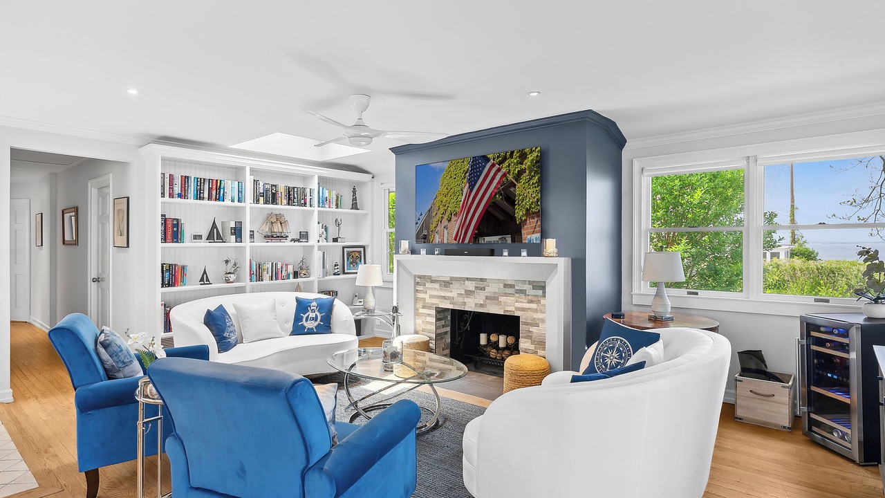 Photo of Livingroom in Shinnecock Hills