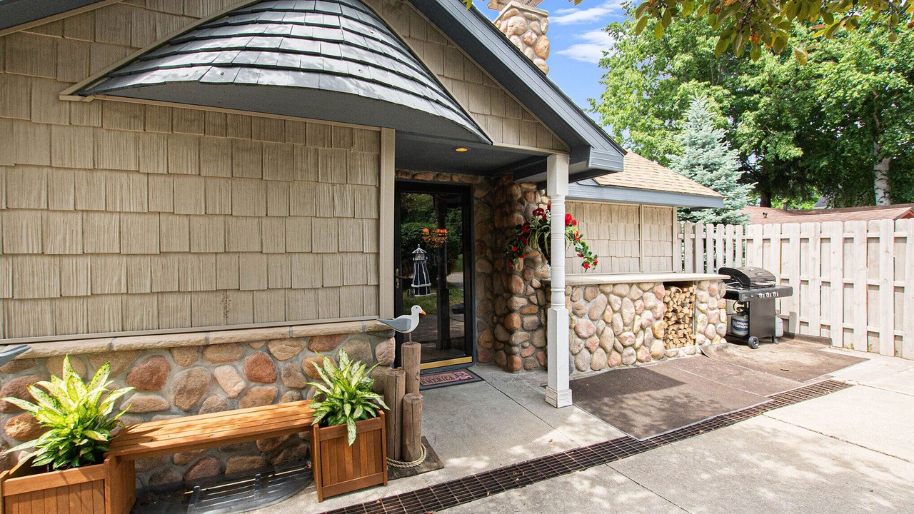 Photo of Patio Balcony in Ludington