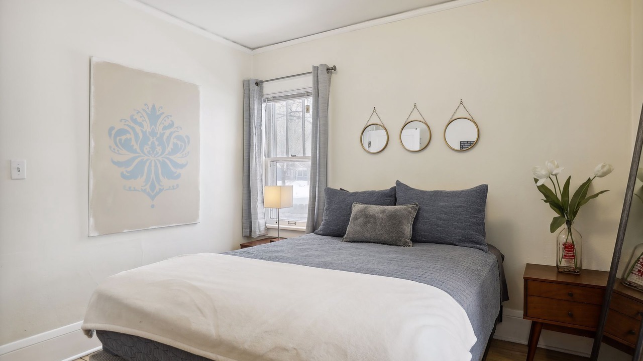Photo of Bedroom in Midway