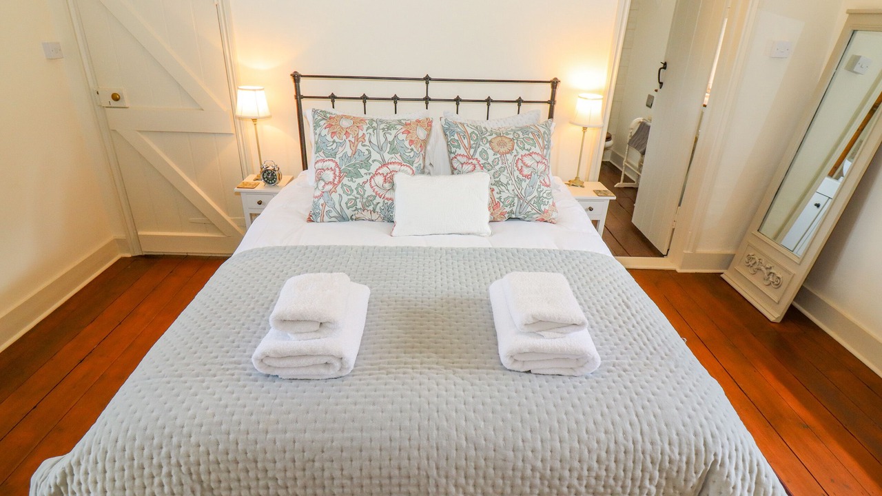 Photo of Bedroom in Chedworth