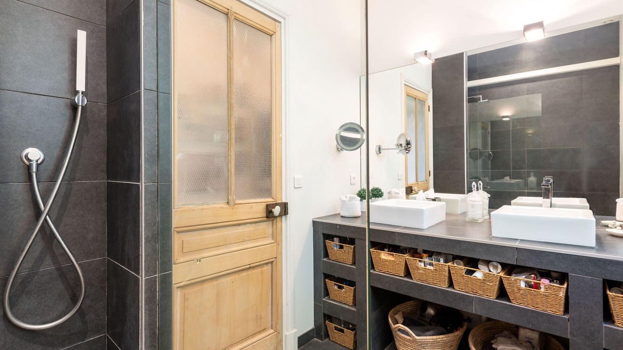 Photo of Bathroom in Saint-Didier-au-Mont-d'Or