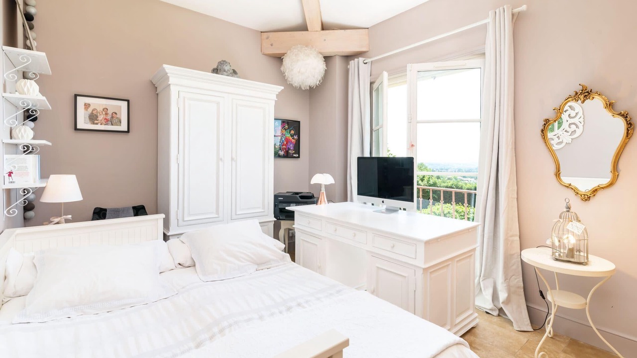 Photo of Bedroom in Saint-Didier-au-Mont-d'Or
