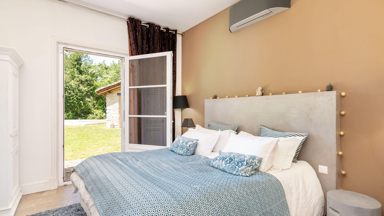 Photo of Bedroom in Saint-Didier-au-Mont-d'Or