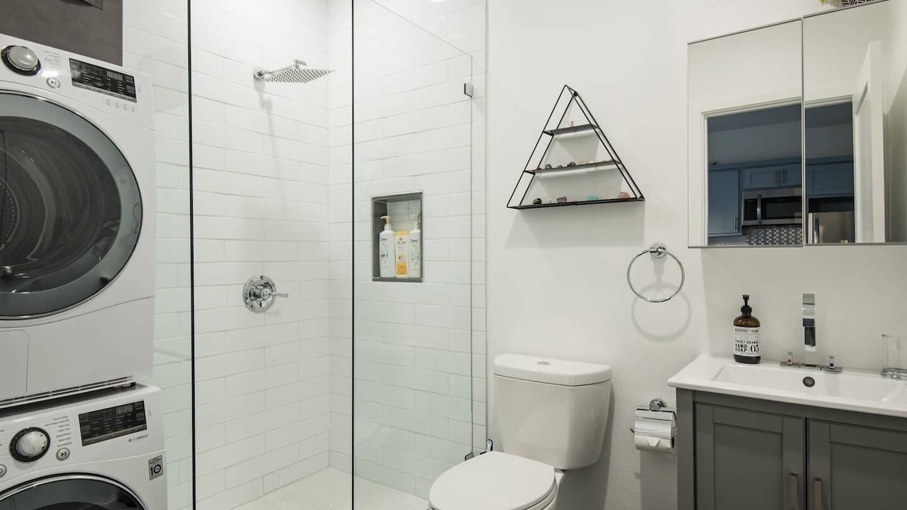 Photo of Bathroom in Mar Vista