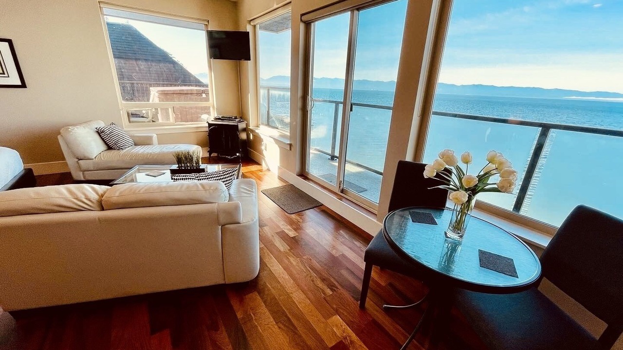 Photo of Livingroom in Otter Point