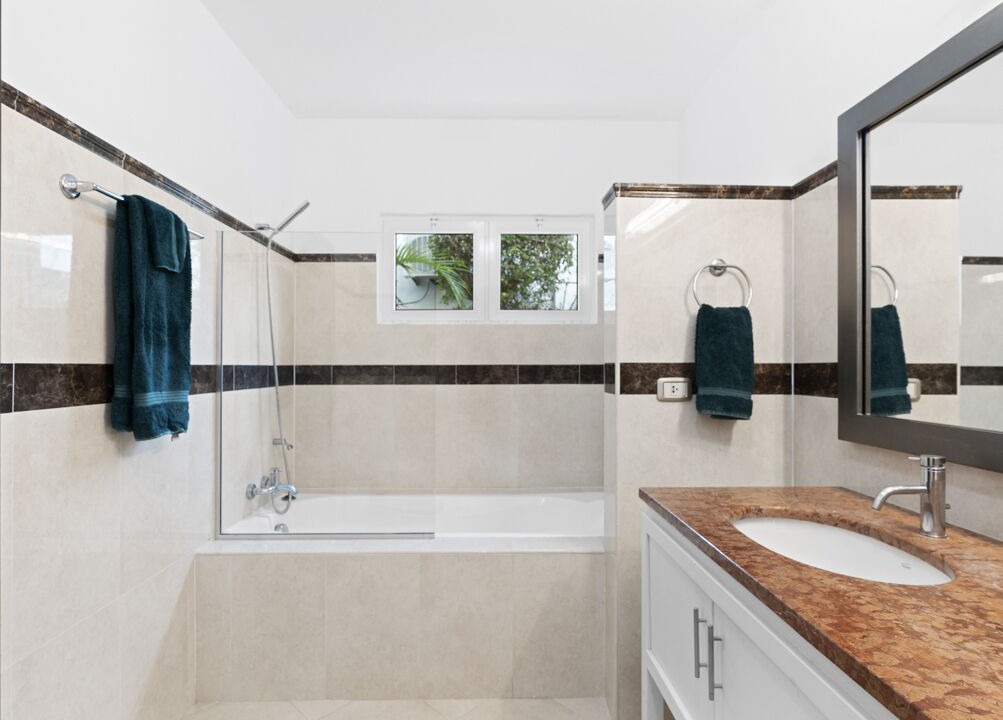 Photo of Bathroom in Maho