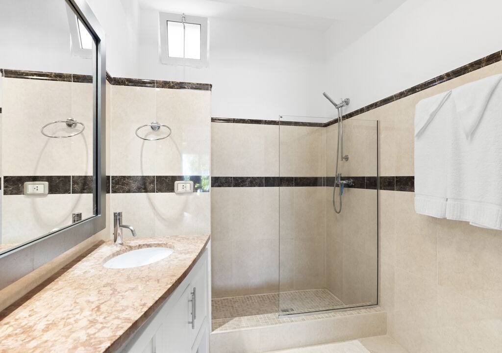 Photo of Bathroom in Maho