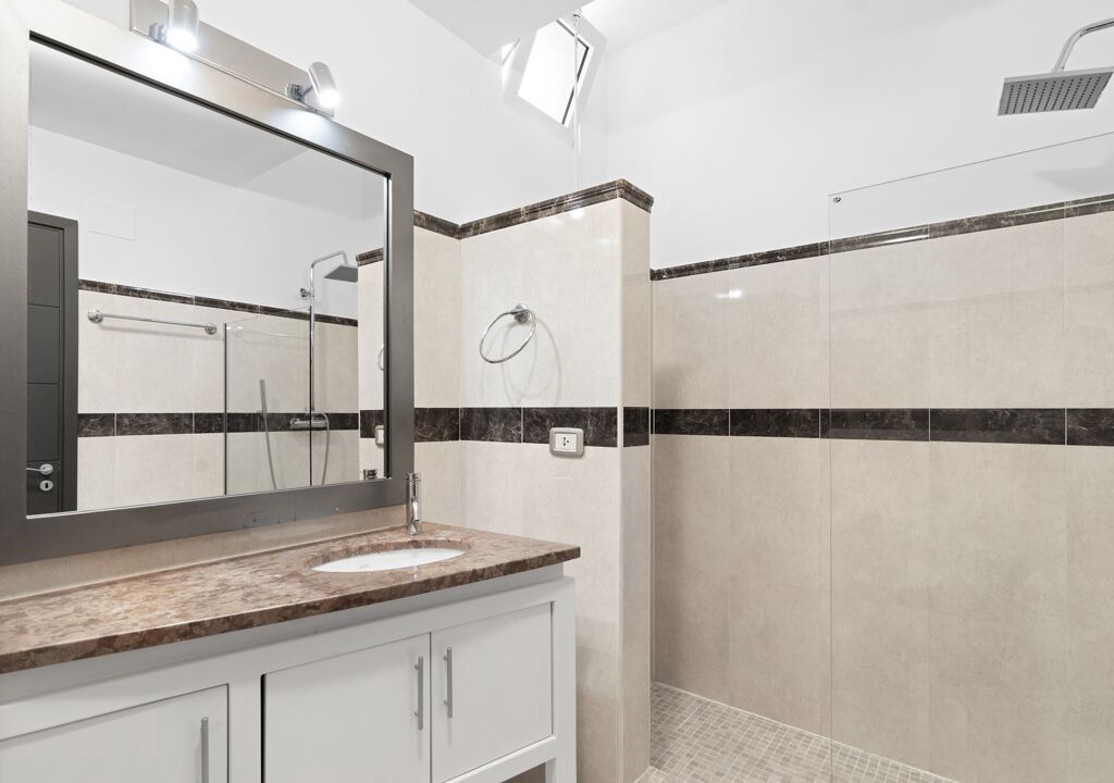 Photo of Bathroom in Maho