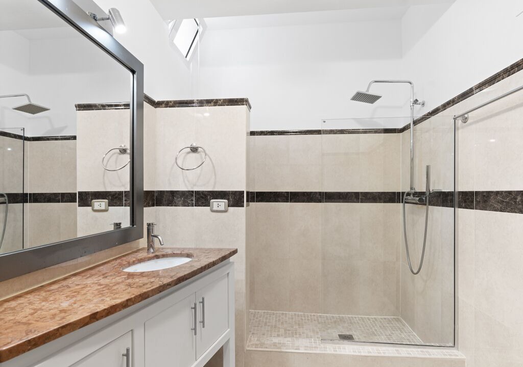 Photo of Bathroom in Maho