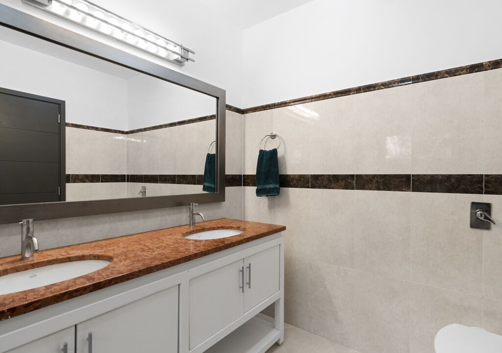 Photo of Bathroom in Maho