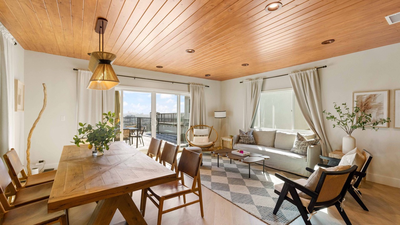 Photo of Outdoor in Hollywood Heights