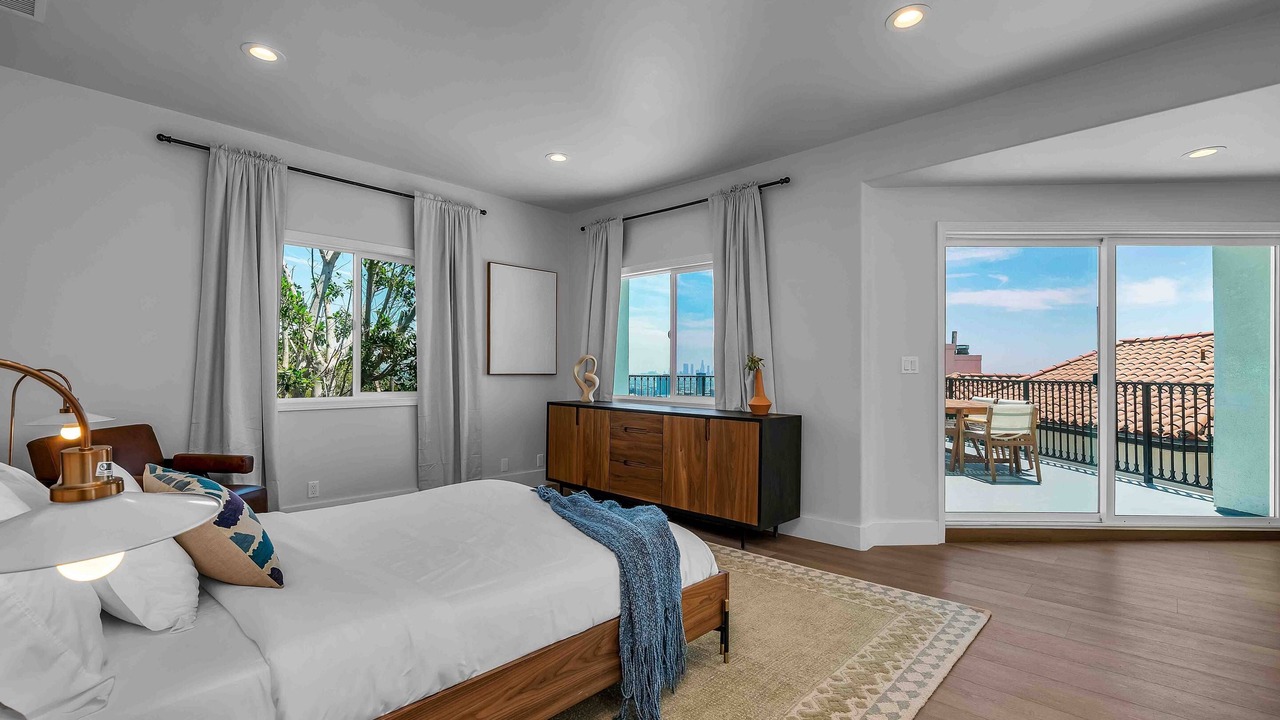 Photo of Bathroom in Hollywood Heights