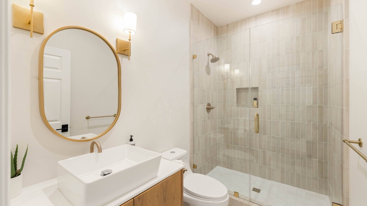Photo of Bathroom in Hollywood Heights