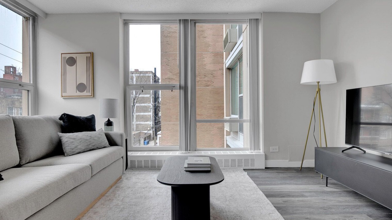 Photo of Livingroom in Edgewater Beach