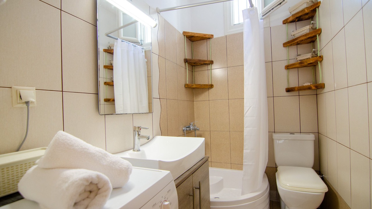 Photo of Bathroom in Ios Town