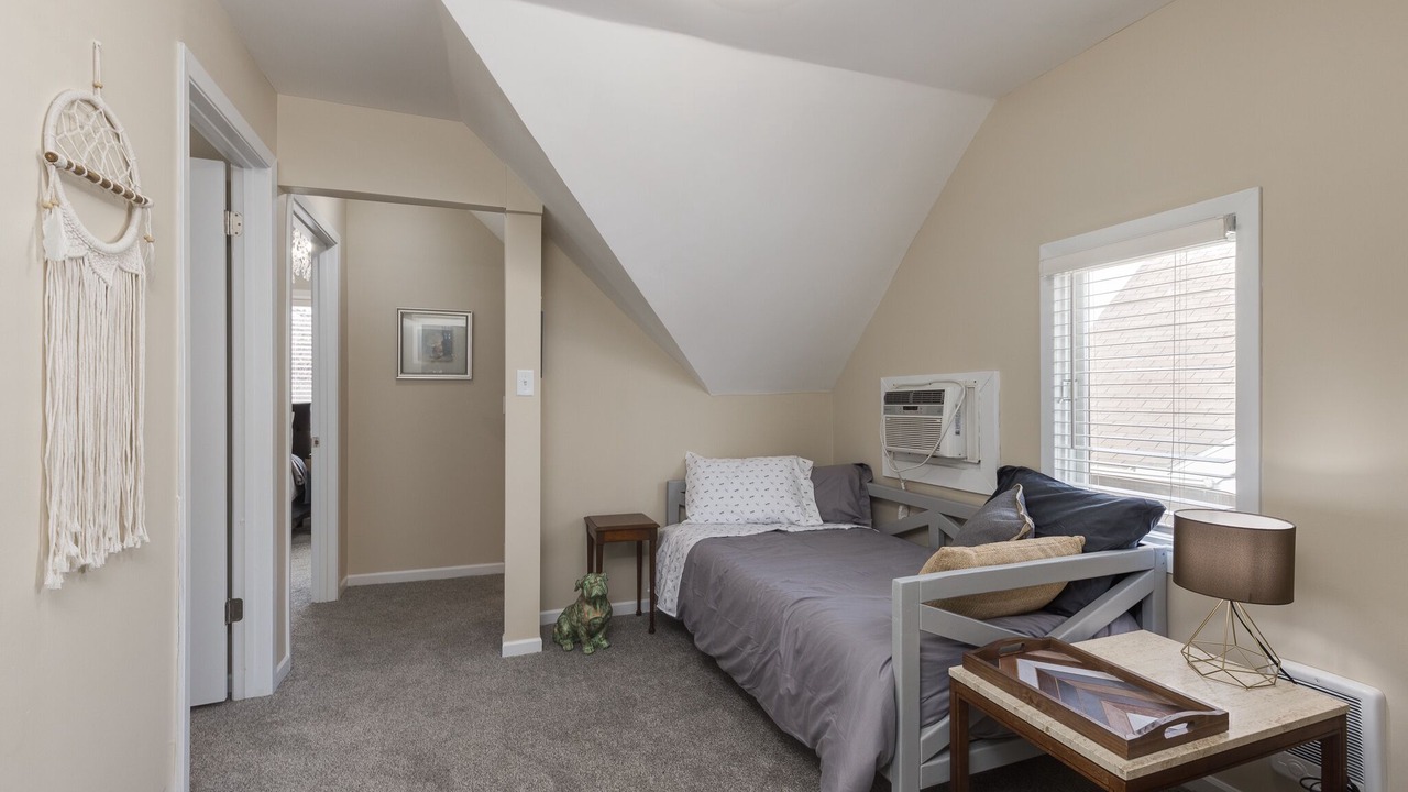 Photo of Bedroom in Midway